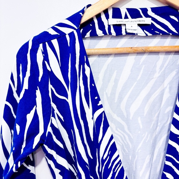 DIANE VON FURSTENBERG Blue zebra wrap dress - Picture 5 of 11